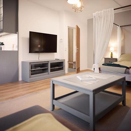 Ausg'Steckt - Wine Flat Modling - Great Location Apartment Exterior foto